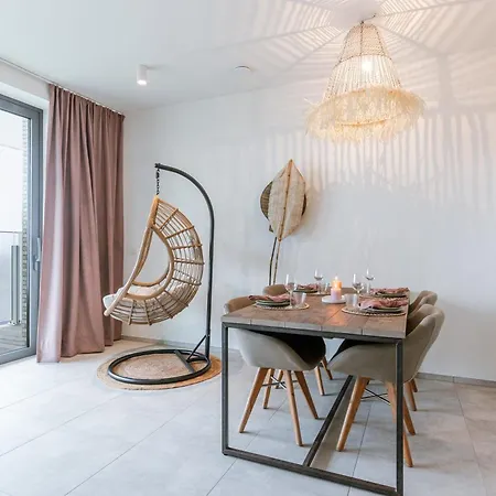 Lejlighed Huswell - Your Perfect Coastal Escape With Swimming Pool *