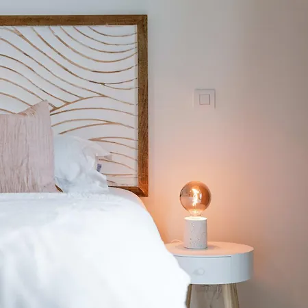 Lejlighed Huswell - Your Perfect Coastal Escape With Swimming Pool