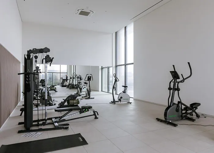 Huswell - Your Perfect Coastal Escape With Swimming Pool Daire