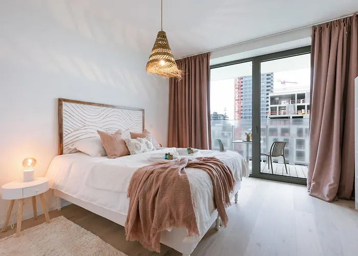 Apartment Huswell - Your Perfect Coastal Escape With Swimming Pool