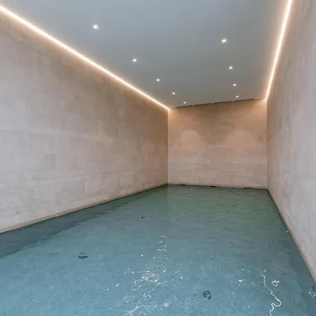 Huswell - Your Perfect Coastal Escape With Swimming Pool *